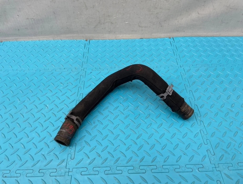 Патрубок охлаждения Audi A8 2012 4H0121058E D4 CGWD 3.0