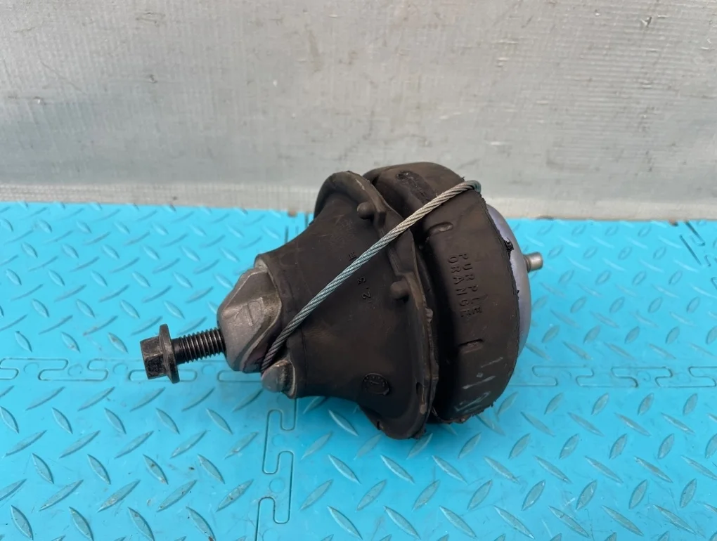 Подушка двигателя Volvo Xc90 2007 30778953 C B6324S 3.2