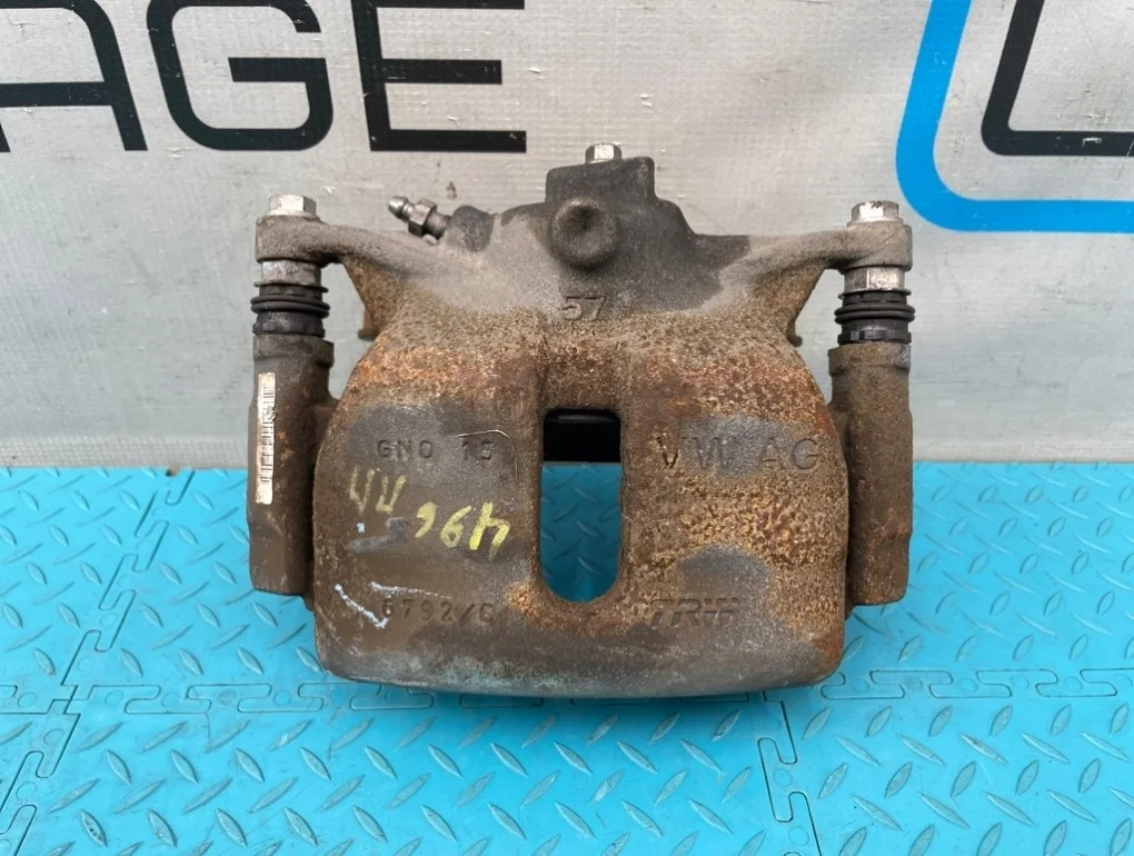 Суппорт Volkswagen Golf 2013 8V0615124 5G1 CPTA 1.4, передний правый