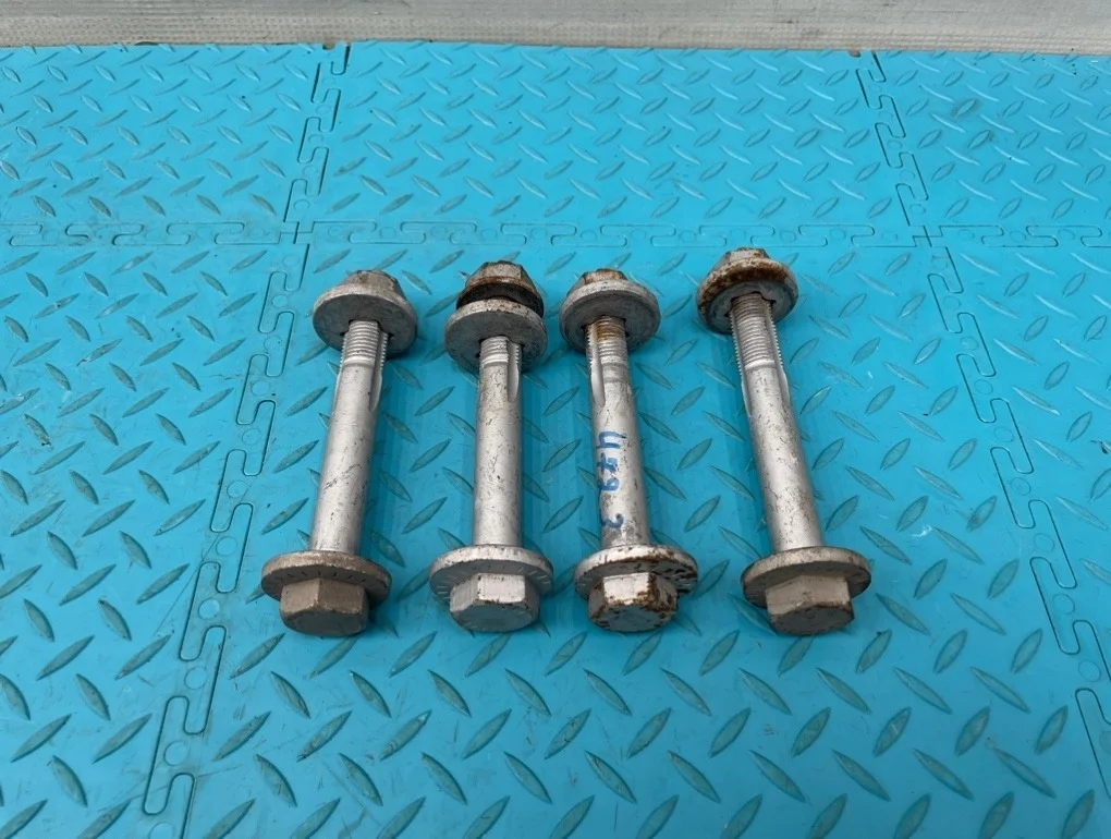 Болты развальные Bmw 7-Series 2009 33326779785 F01 N63B44A 4.4, задние
