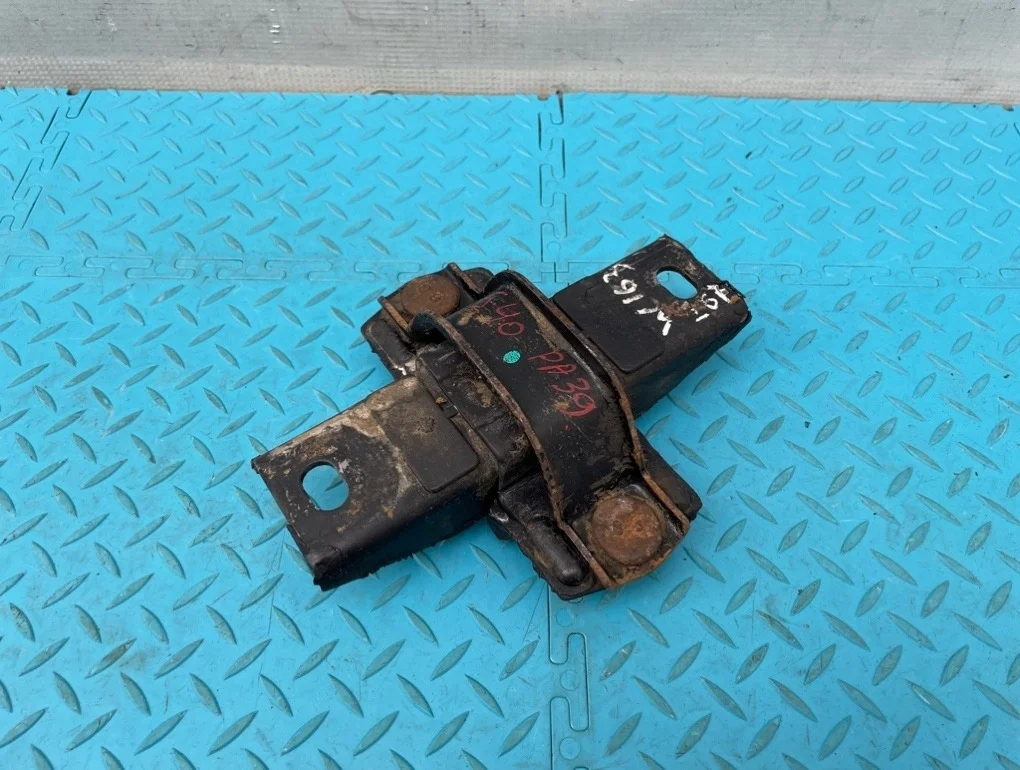 Опора раздаточной коробки Mercedes-Benz Ml-Class 2000 A1632400318 W163 113.981 5.5