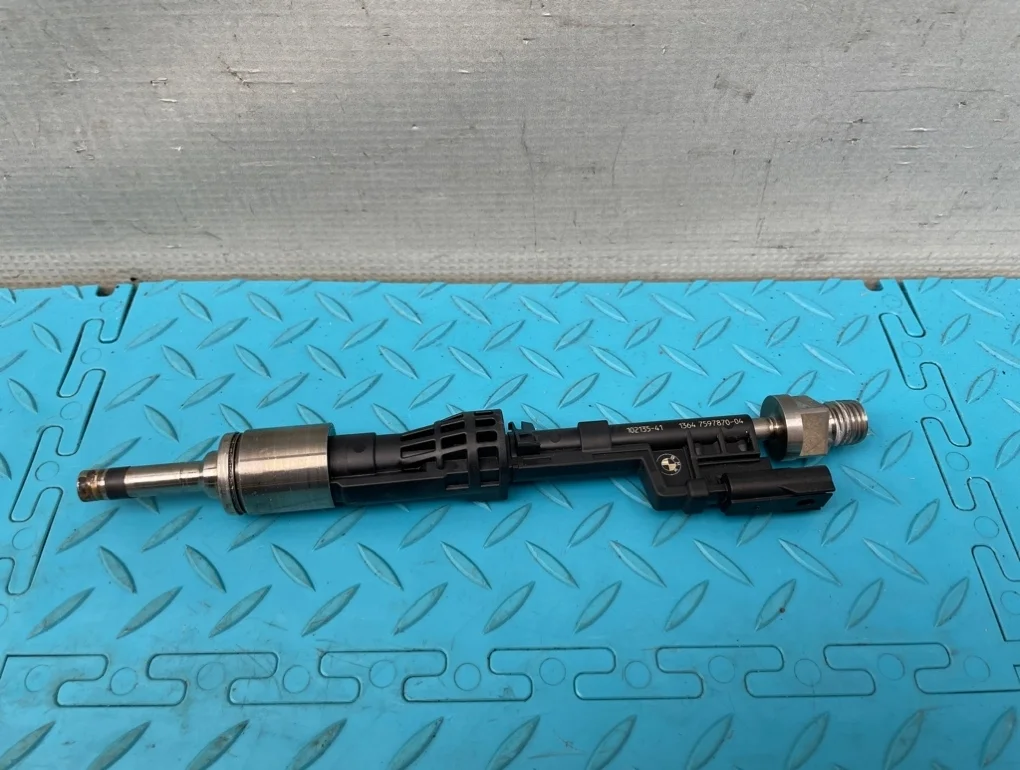 Форсунка топливная Bmw 5-Series 2012 13647597870 F10 N20B20B 2.0