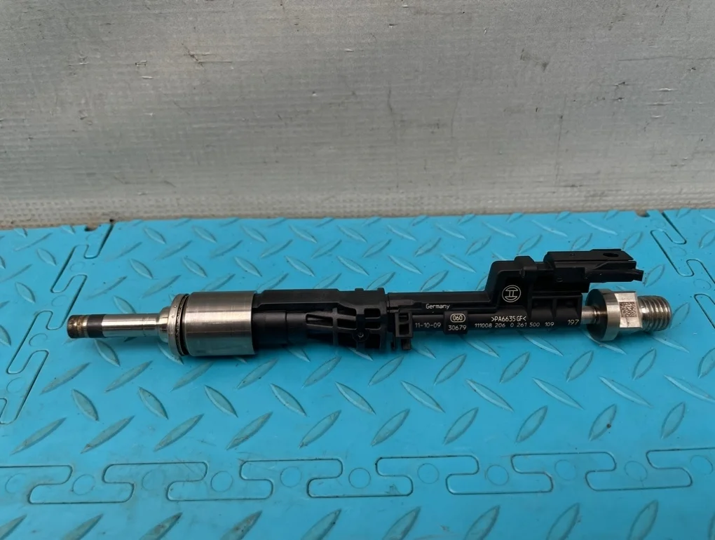 Форсунка топливная Bmw 5-Series 2012 13647597870 F10 N20B20B 2.0