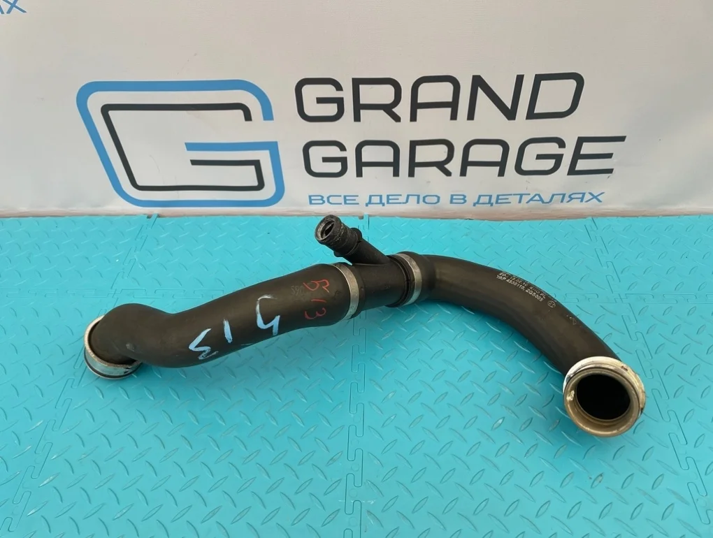 Патрубок охлаждения Mercedes-Benz E-Class 2012 A2045014082 W212 276.952 3.5