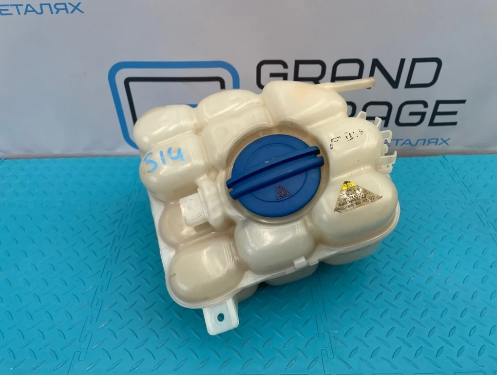 Бачок расширительный Volkswagen Touareg 2012 7P0121407 7P5 CGRA 3.6