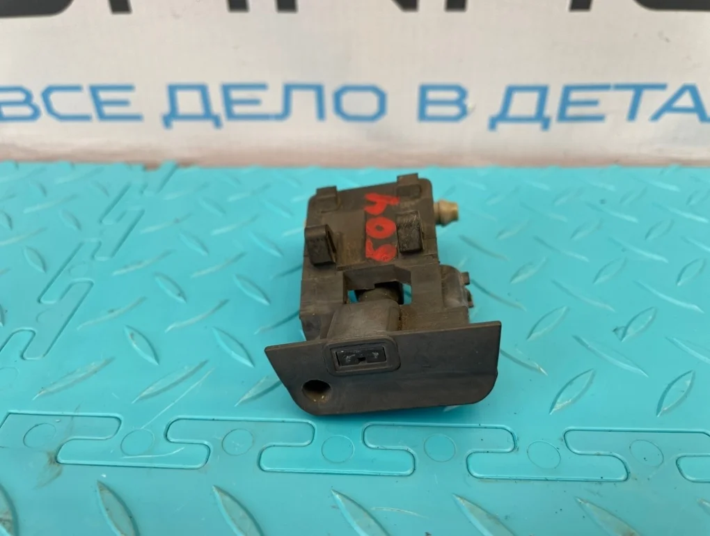 Форсунка омывателя Bmw X5 2009 61667161469 E70 N52B30AF 3.0, передняя