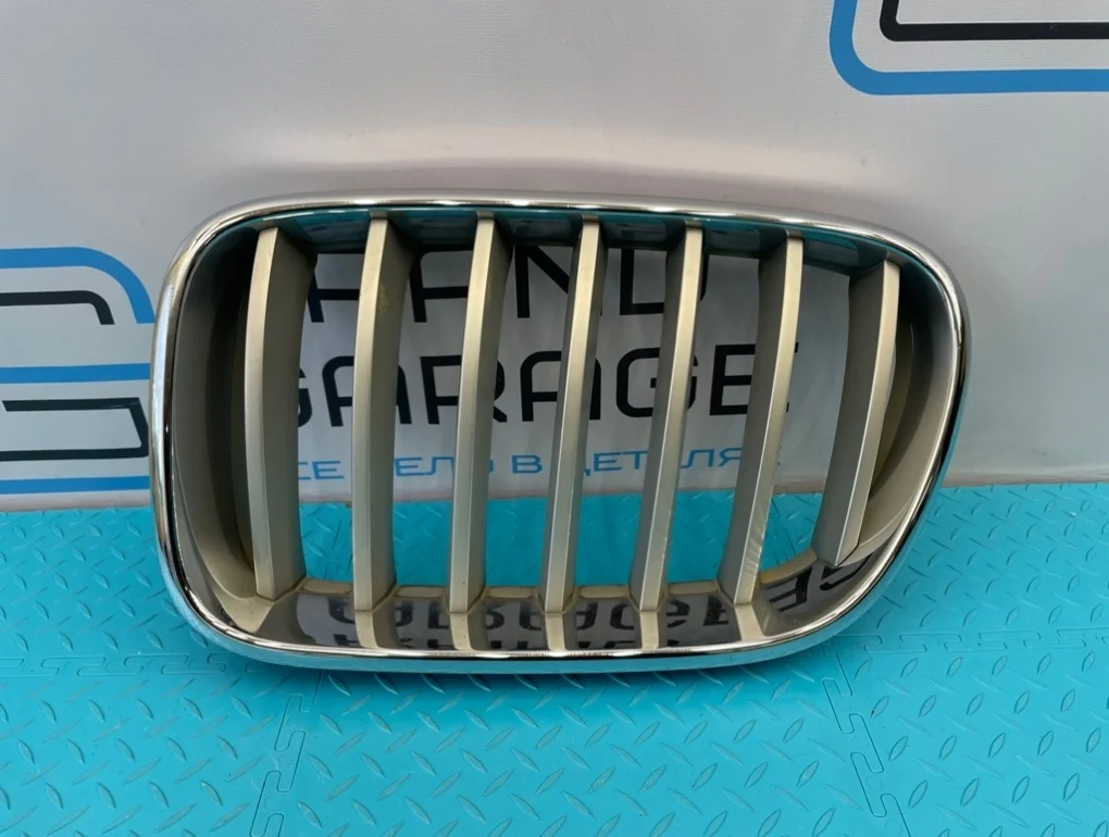 Решетка радиатора Bmw X3 2011 51117237421 F25 N52B30A 3.0, левая