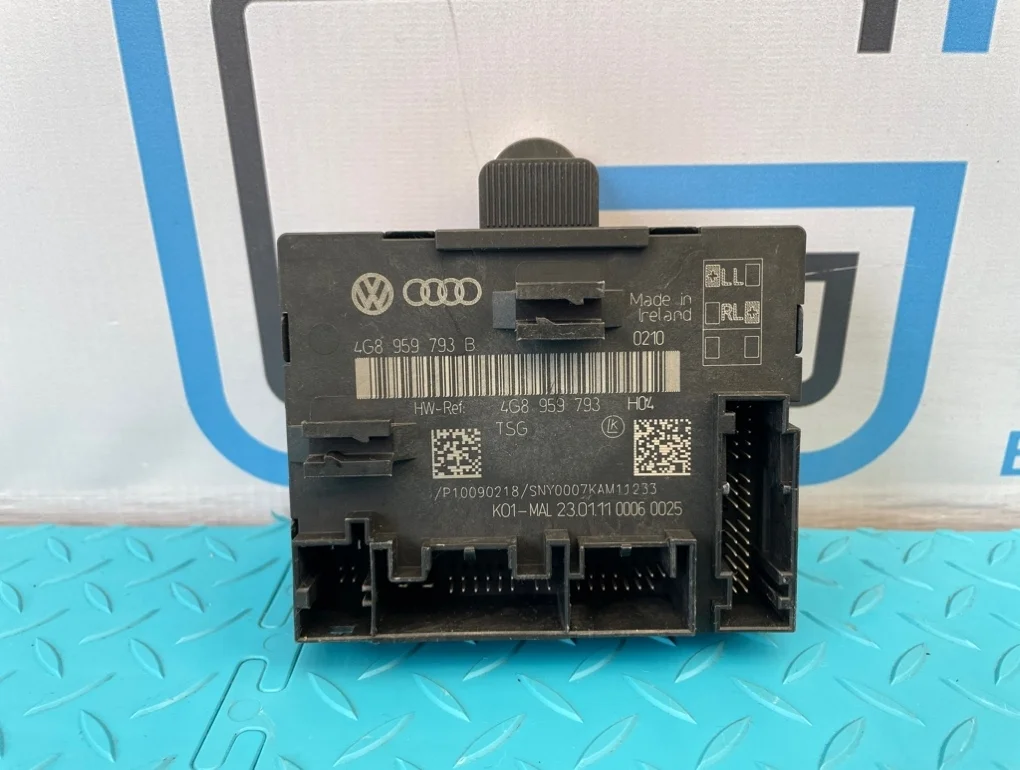 Блок двери Audi A7 2011 4G8959793D 4GA CGWB 3.0, передний правый