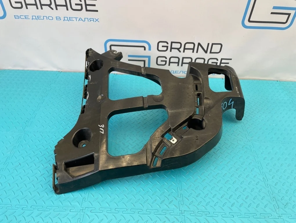 Кронштейн бампера Bmw X5 2009 51127158446 E70 N52B30AF 3.0, задний правый