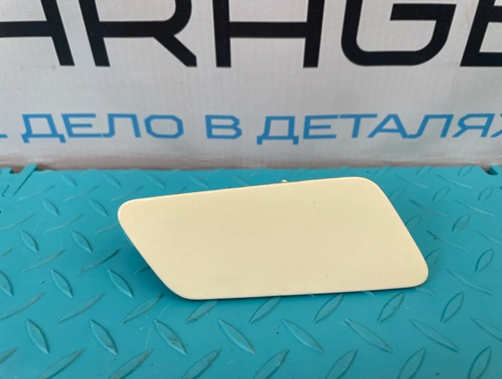 Крышка омывателя фары Volkswagen Touareg 2012 7P6807938 7P5 CGRA 3.6, правая