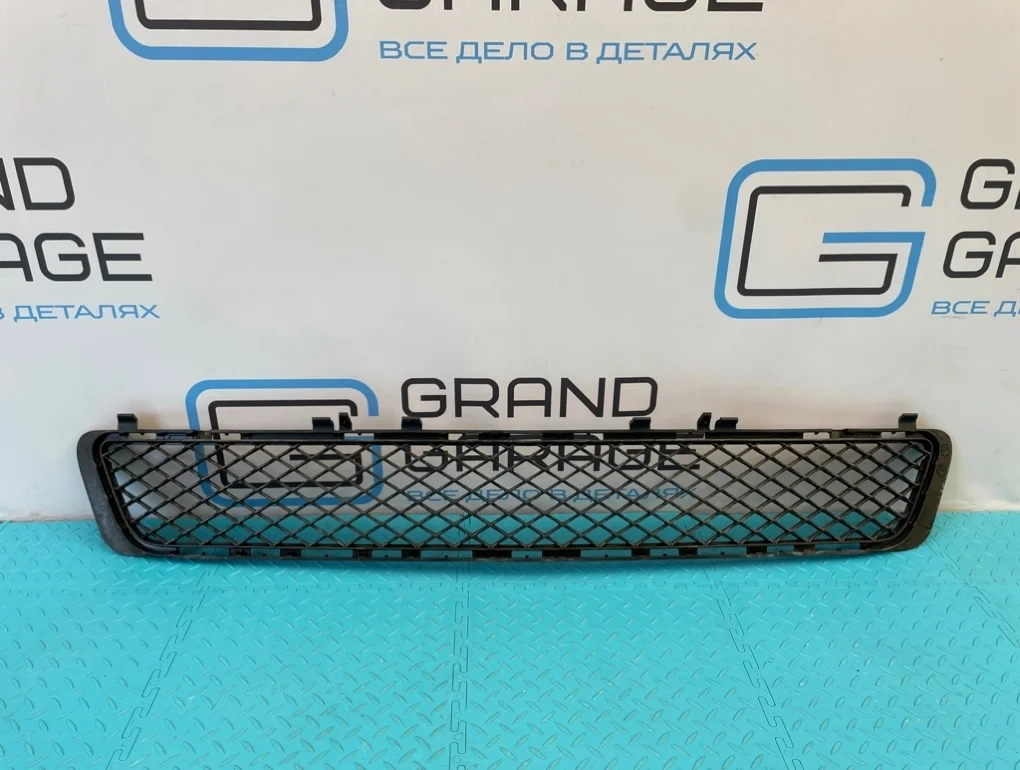 Решетка в бампер Mercedes-Benz E-Class 2012 A2128850523 W212 276.952 3.5, передняя