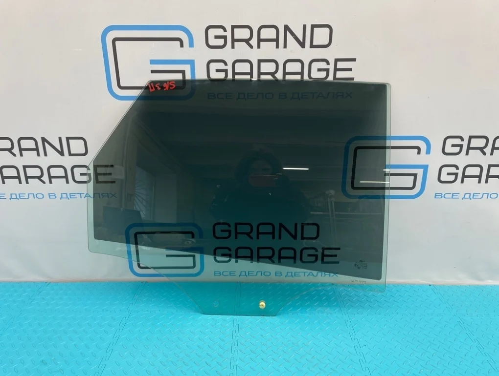 Стекло Audi Q3 2012 8U0845206 8UB CPSA 2.0, заднее правое