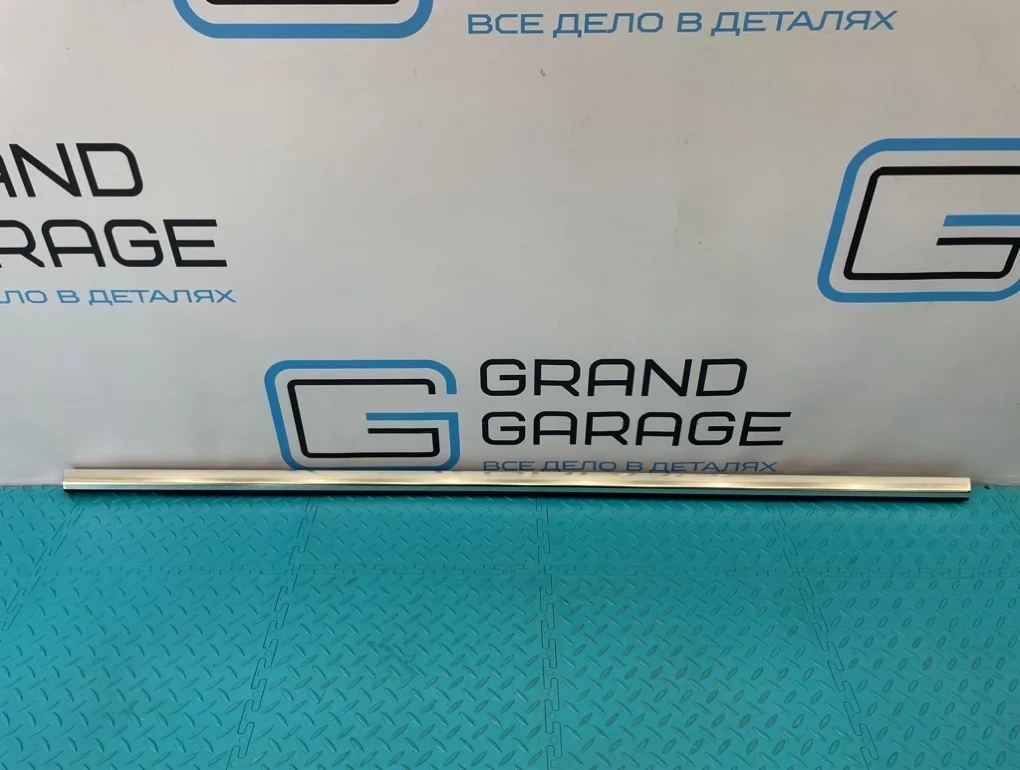 Молдинг стекла Volkswagen Touareg 2012 7P0839476F 7P5 CGRA 3.6, задний правый