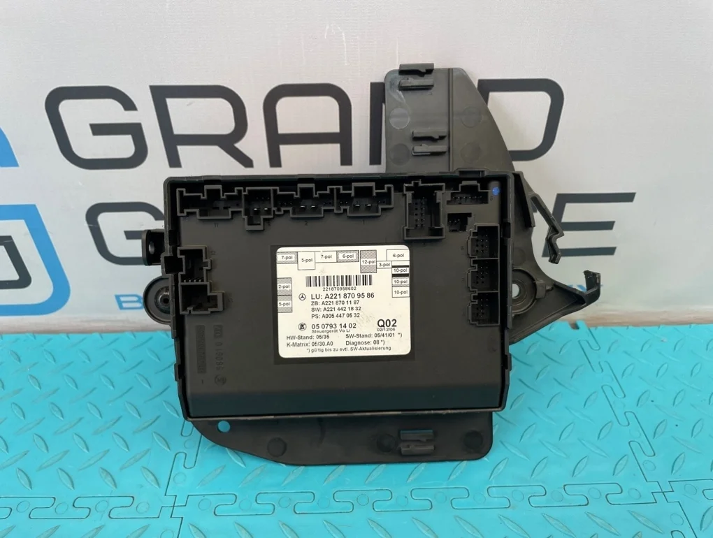 Блок двери Mercedes-Benz S-Class 2007 A2218709586 W221 273.961 5.5, передний левый