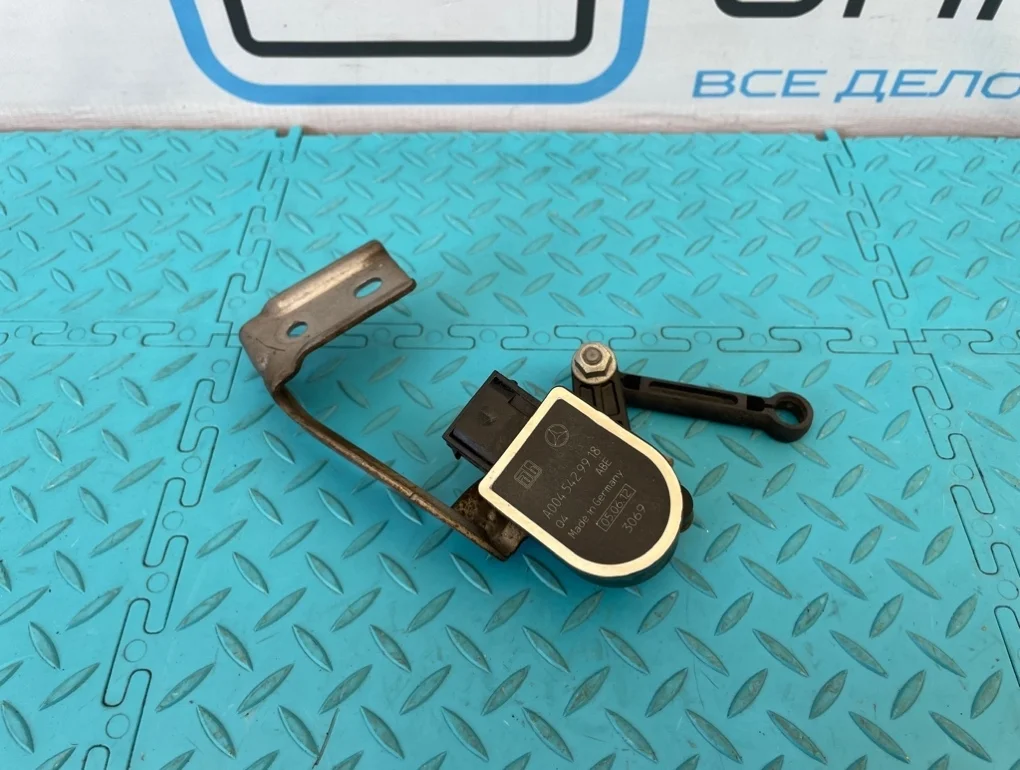 Датчик положения кузова Mercedes-Benz A-Class 2012 A2463260140 W176 270.910 1.6, задний