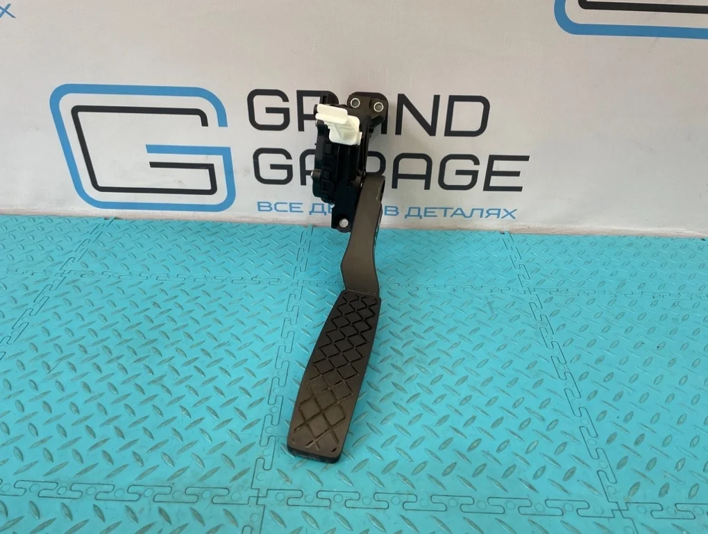 Педаль газа Volkswagen Touareg 2012 7L0723507E 7P5 CGRA 3.6