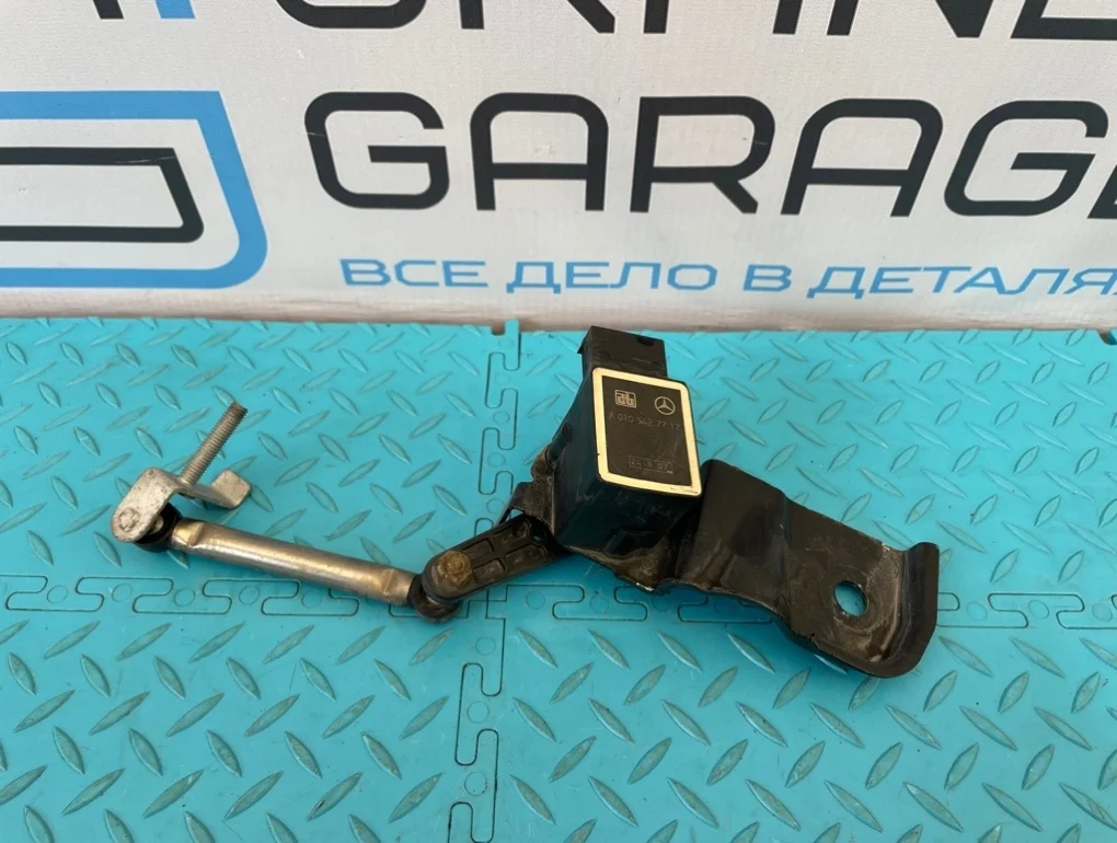 Датчик положения кузова Mercedes-Benz S-Class 2007 A2213270140 W221 273.961 5.5, передний левый