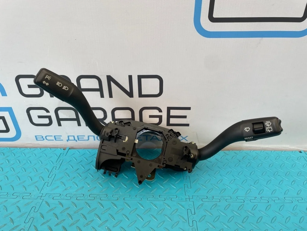 Переключатель подрулевой Porsche Cayenne 2004 95561329101 955 M02.2Y 3.2