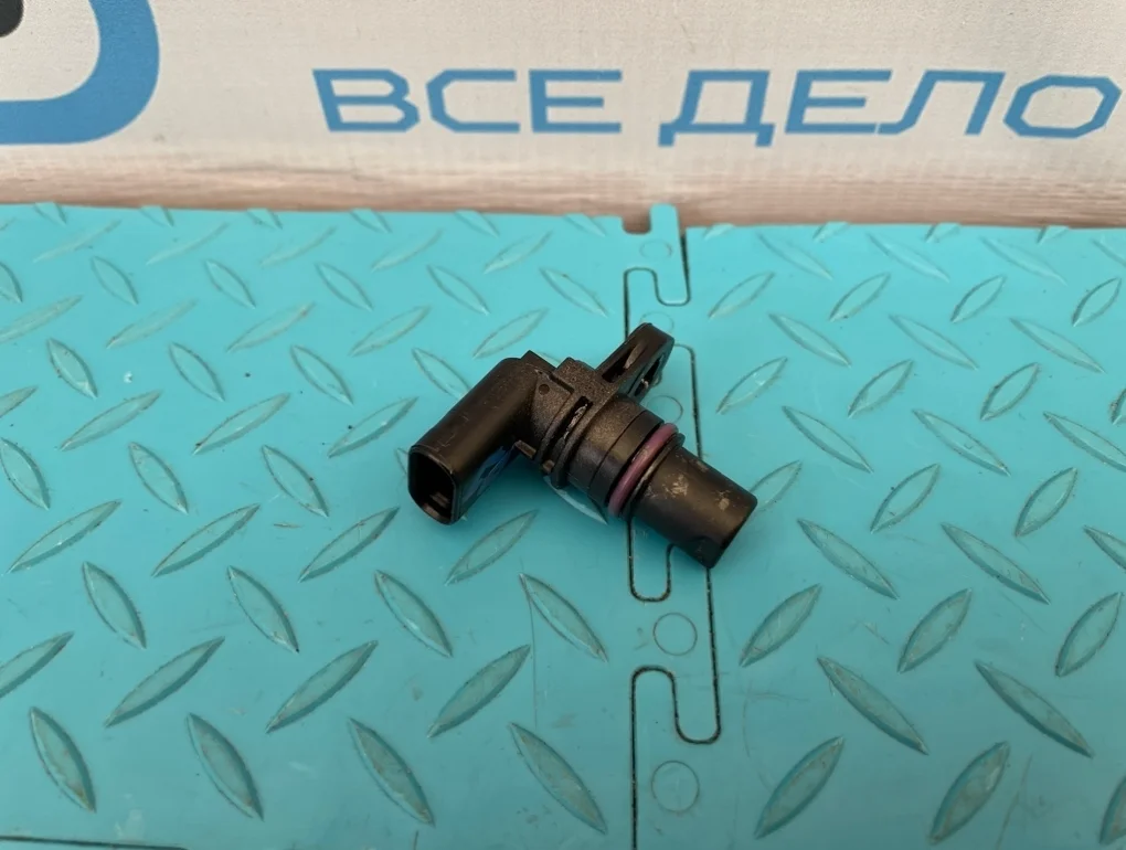 Датчик распредвала Audi A4 2016 04C907601 B9 CVKB 2.0