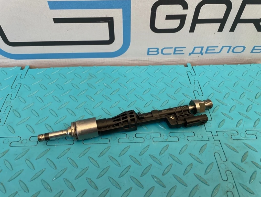 Форсунка топливная Bmw 5-Series 2012 13647597870 F11 N20B20B 2.0