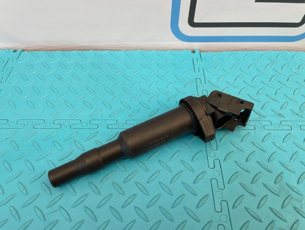 Катушка зажигания Bmw X5 2009 12135A06753 E70 N52B30AF 3.0