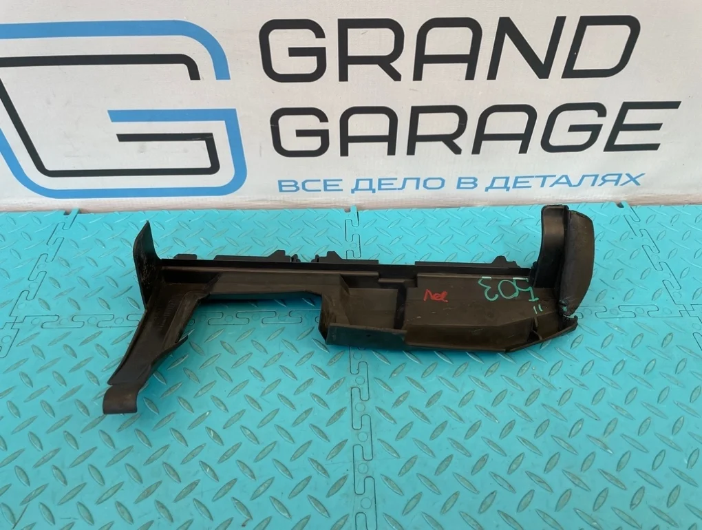 Дефлектор радиатора Mercedes-Benz A-Class 2012 A2465050330 W176 270.910 1.6, левый