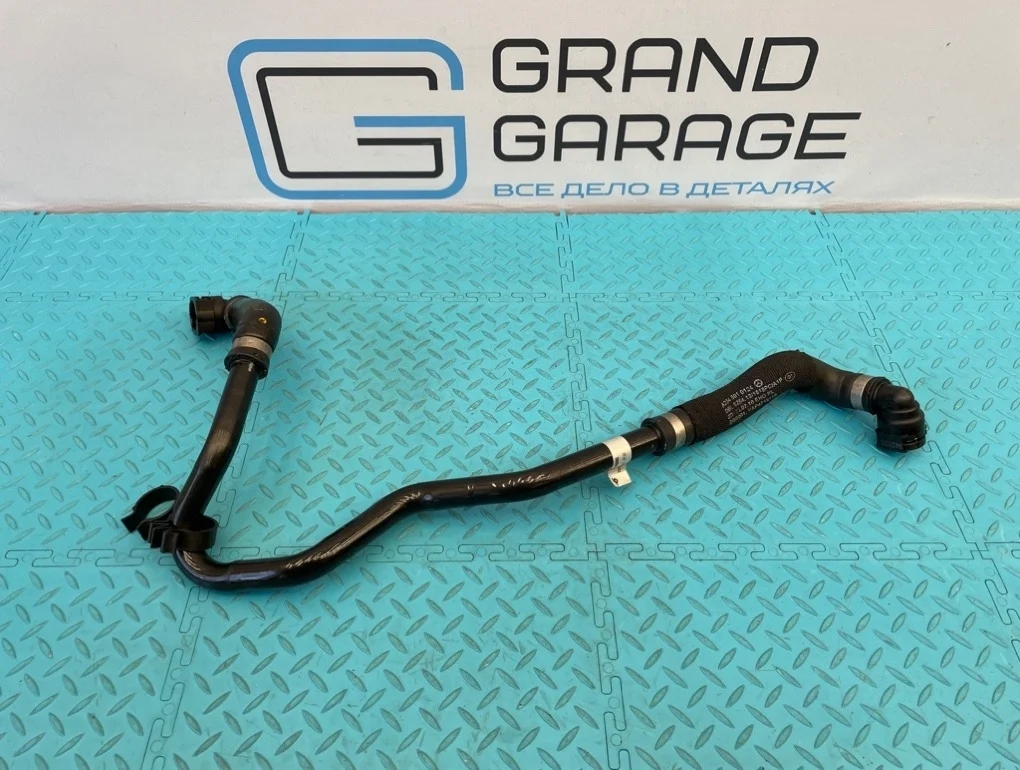 Патрубок охлаждения Mercedes-Benz C-Class 2013 A2045010124 W204 271.820 1.8