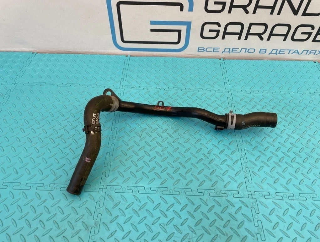 Патрубок охлаждения Audi A6 2013 06E121044L C7 CHVA 2.8
