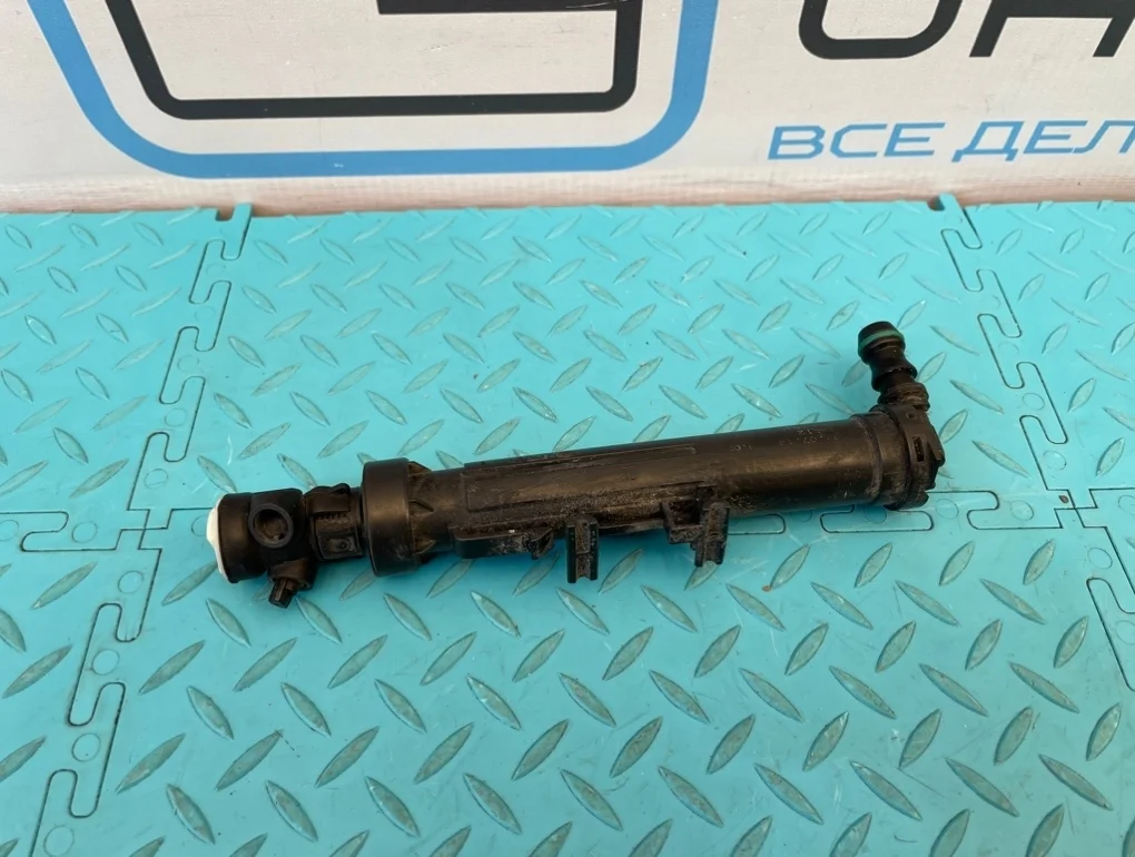 Форсунка омывателя фары Mercedes-Benz Gla-Class 2014 A1768600247 X156 270.920 2.0, правая