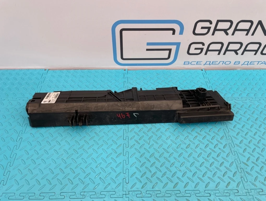 Кронштейн радиатора Bmw 3-Series 2013 17117600536 F30 N20B20B 2.0, левый