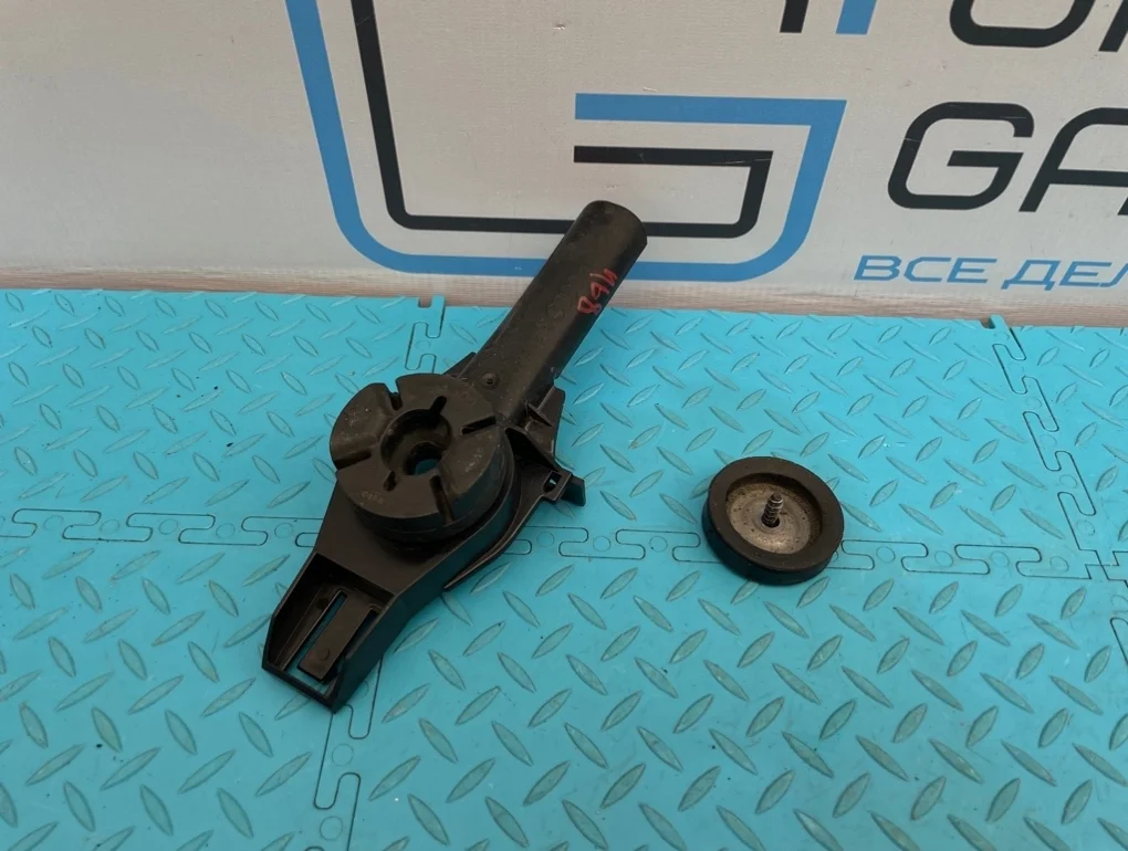 Кронштейн радиатора Audi A4 2014 8K0805201 B8 CDNB 2.0