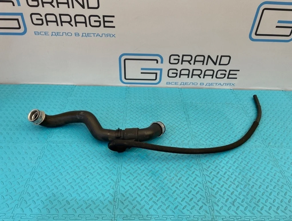 Патрубок охлаждения Mercedes-Benz C-Class 2006 A2035014582 W203 272.920 2.5