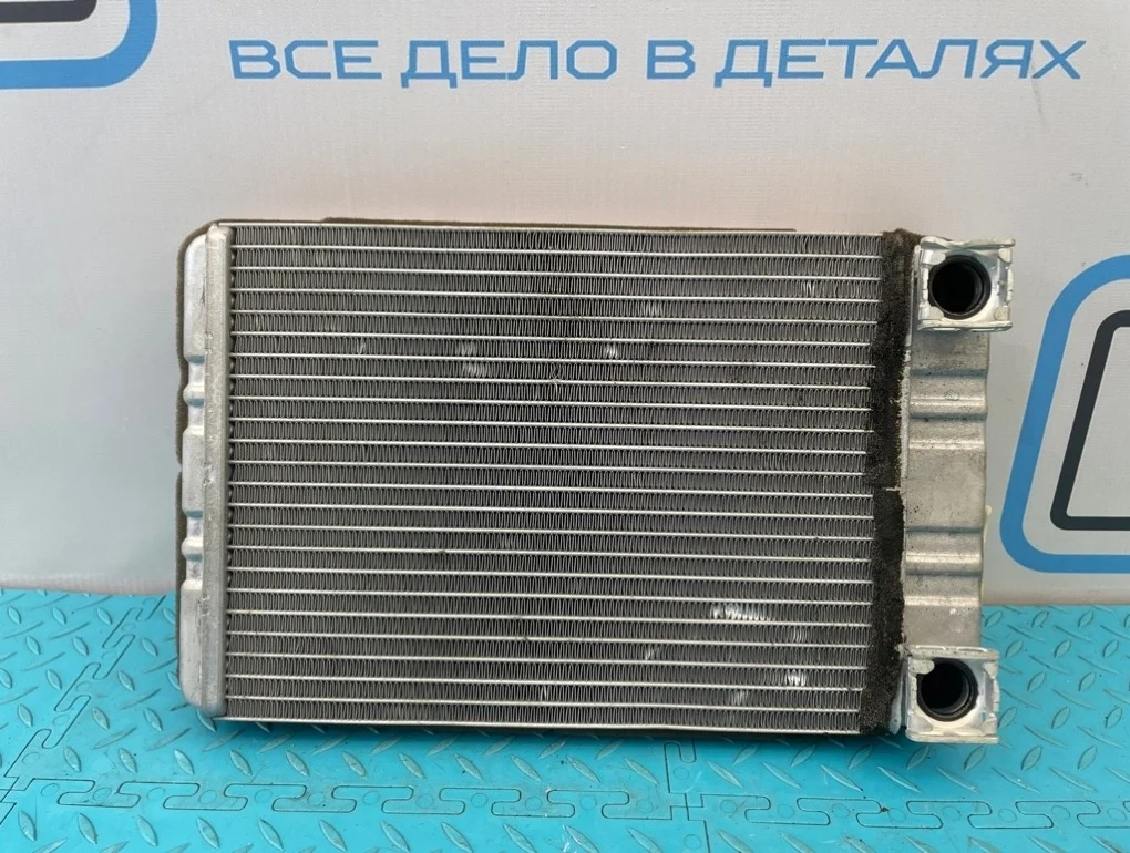 Радиатор печки Mercedes-Benz C-Class 2006 A2038300161 W203 272.920 2.5