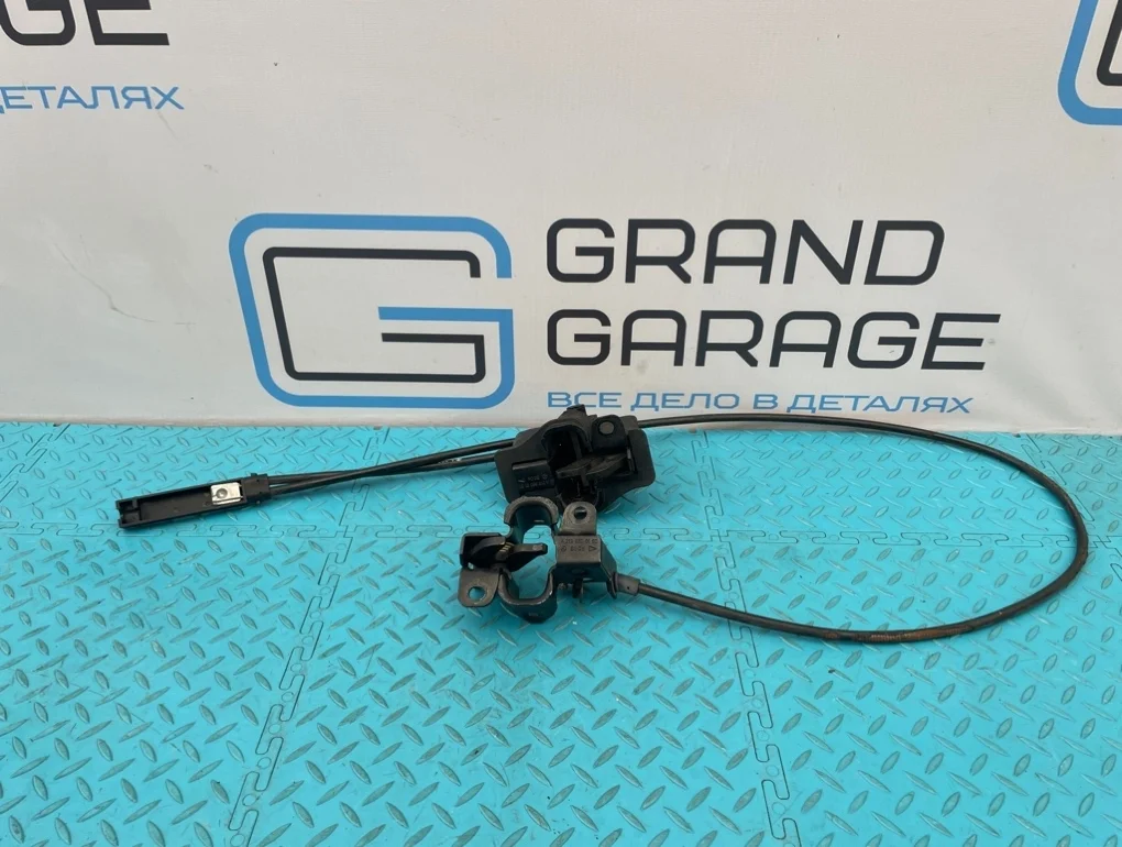Замки капота Mercedes-Benz C-Class 2006 A2038800459 W203 272.920 2.5