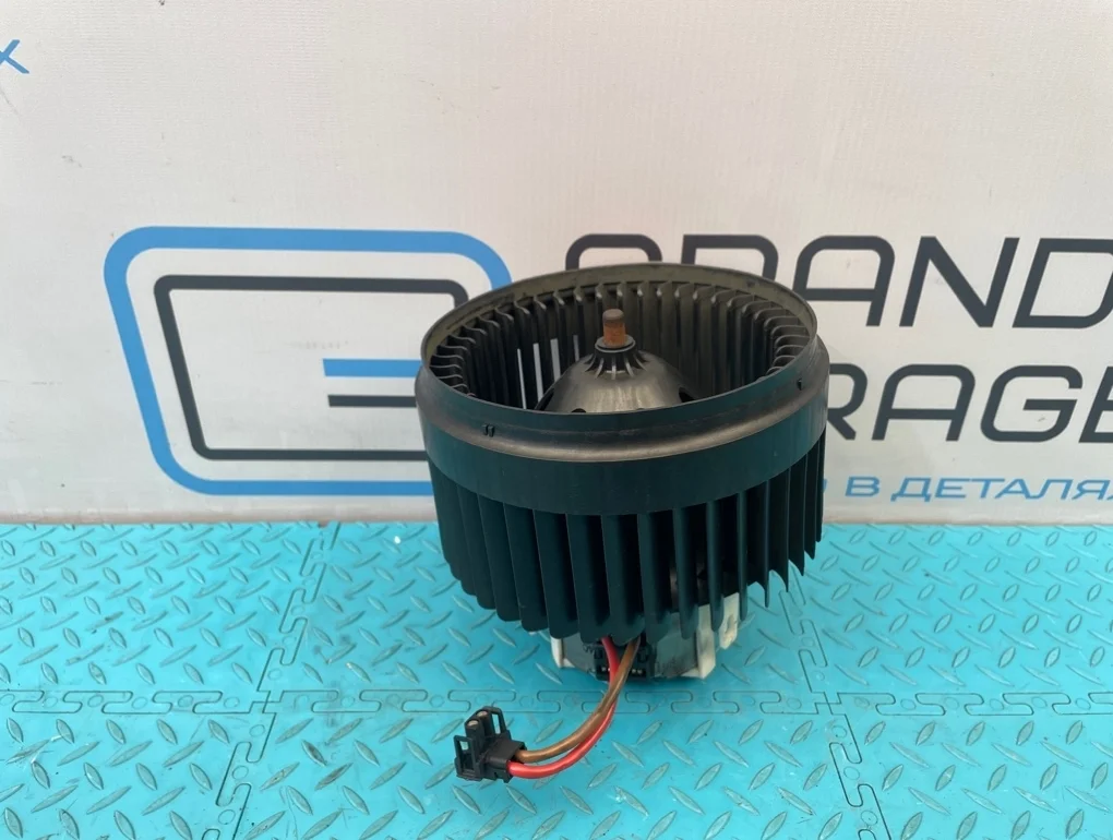 Моторчик печки Mercedes-Benz C-Class 2006 A2038202614 W203 272.920 2.5