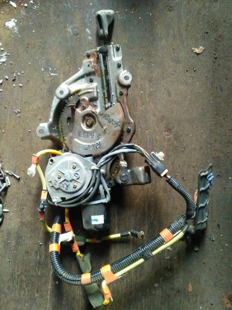 Б.у. привод крышки багажника LEXUS RX330 MCU38 LEXUS RX330 MCU38