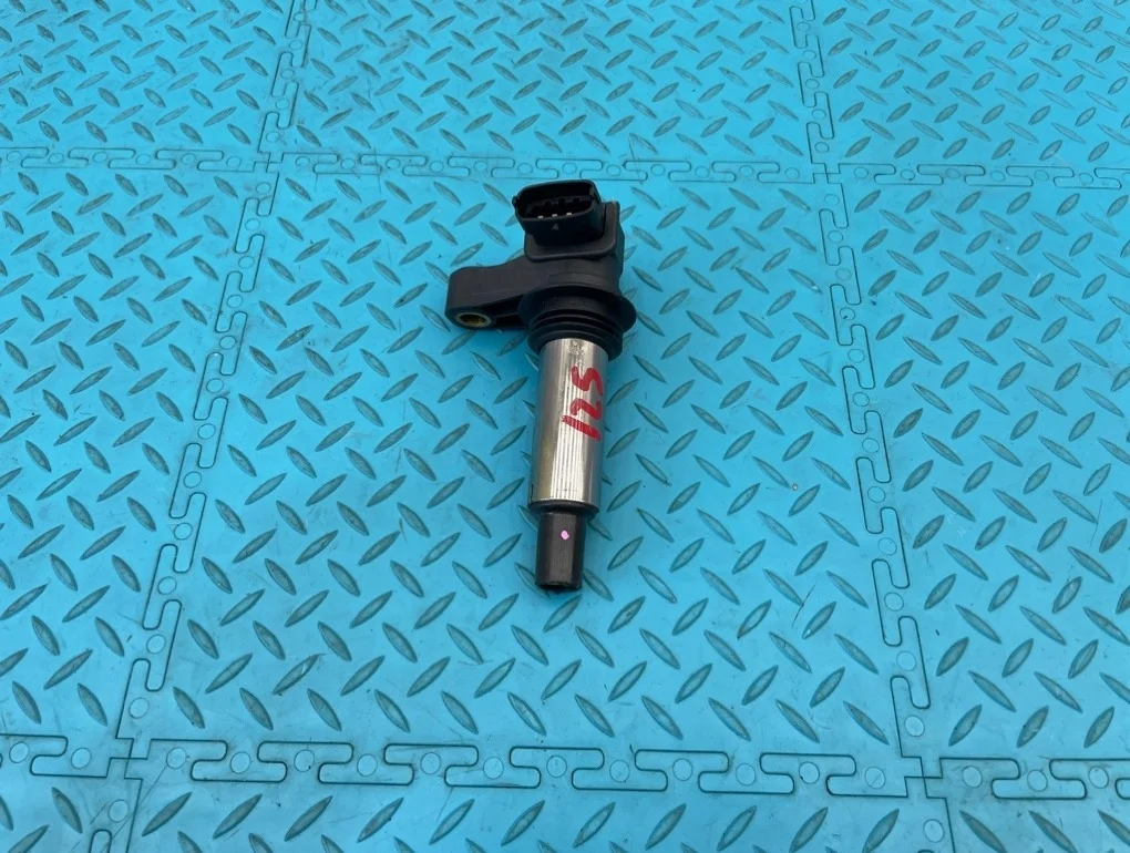 Катушка зажигания Cadillac Cts 2009 19418102 GMX322 LLT 3.6