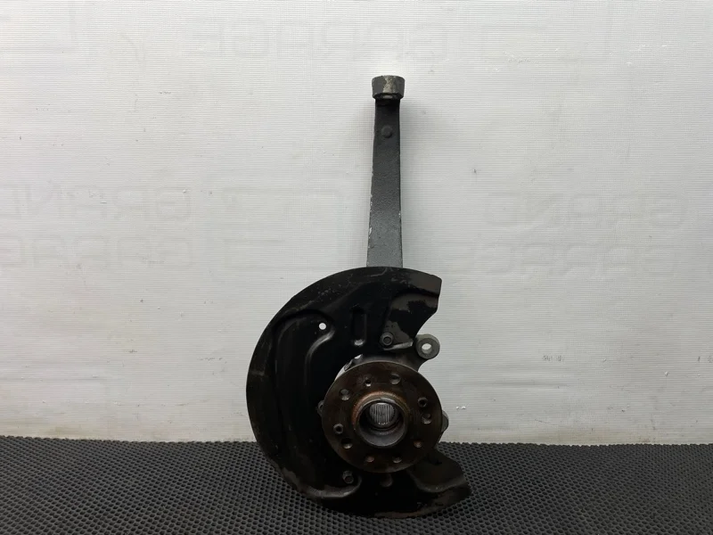 Кулак Mercedes-Benz R-Class 2011 2513300720 W251 272.967 3.5, передний левый