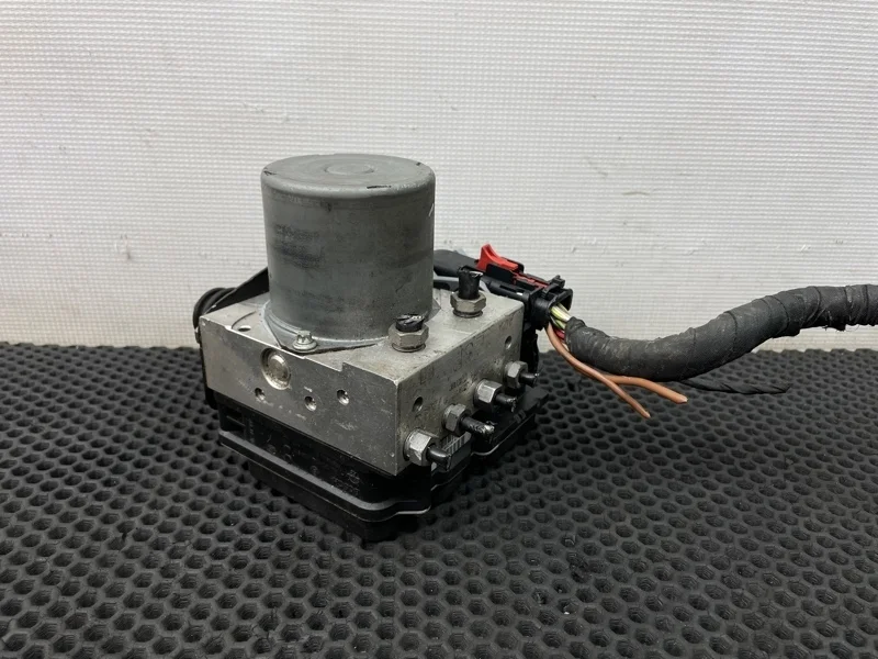 Блок ABS Audi Q5 2010 8R0614517AG 8RB CDNC 2.0