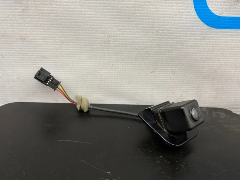 Камера заднего вида Mercedes-Benz C-Class 2010 2048206097 W204 271.860 1.8