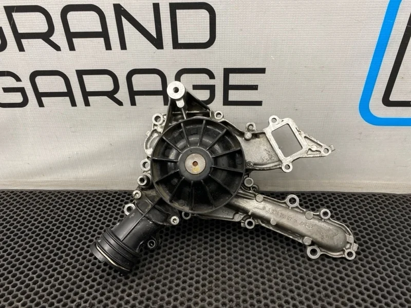 Насос водяной (помпа) Mercedes-Benz E-Class 2014 A2762010701 W212 276.952 3.5