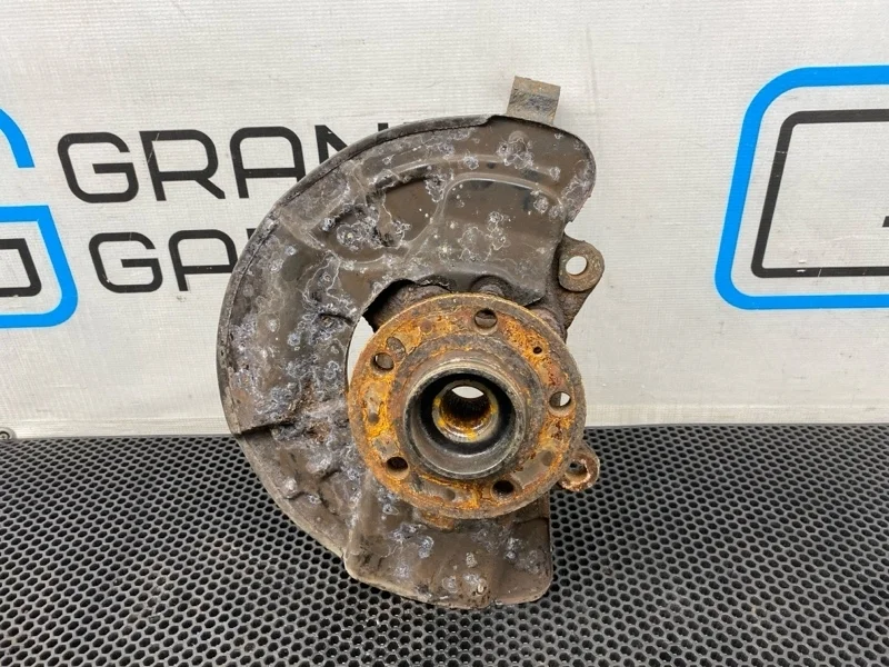 Кулак Volvo Xc90 2006 30760562 C B5254T2 2.5, передний правый