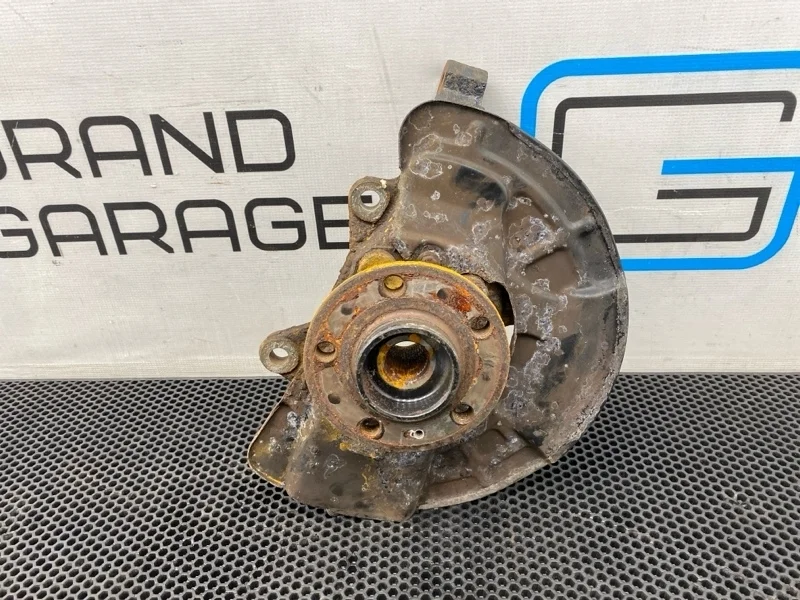 Кулак Volvo Xc90 2006 30760561 C B5254T2 2.5, передний левый