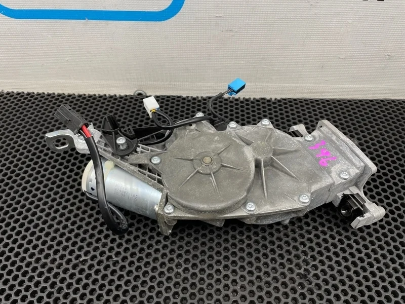 Привод крышки багажника Mercedes-Benz E-Class 2012 A2048203042 W212 276.952 3.5