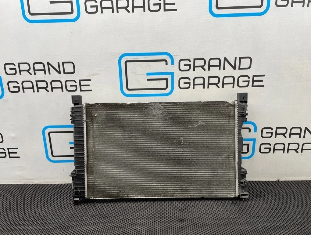 Радиатор охлаждения Mercedes-Benz Clk-Class 2009 A2035004703 W209 271.955 1.8