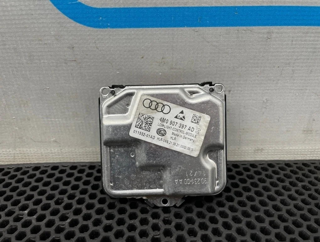 Блок фар Audi A4 2016 4M0907397AD B9 CVKB 2.0