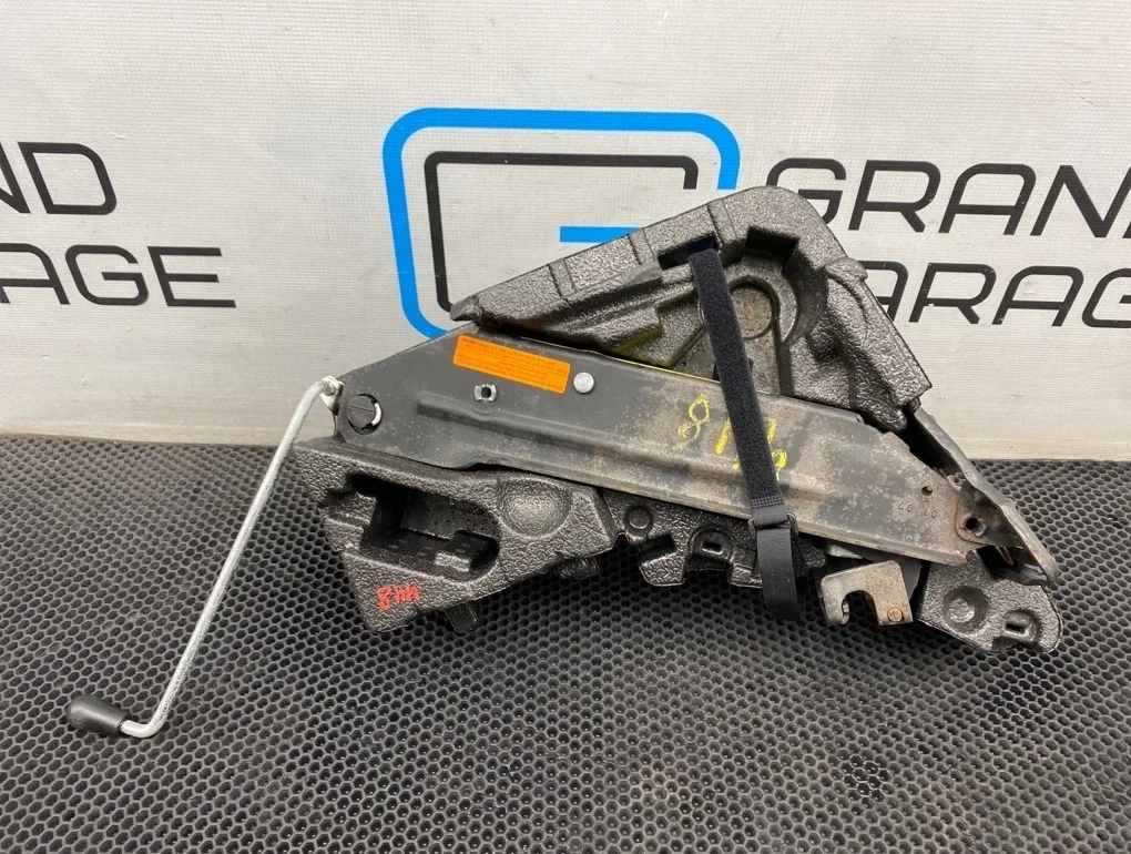 Домкрат Porsche Cayenne 2008 7L0011031B 957 M48.51 4.8