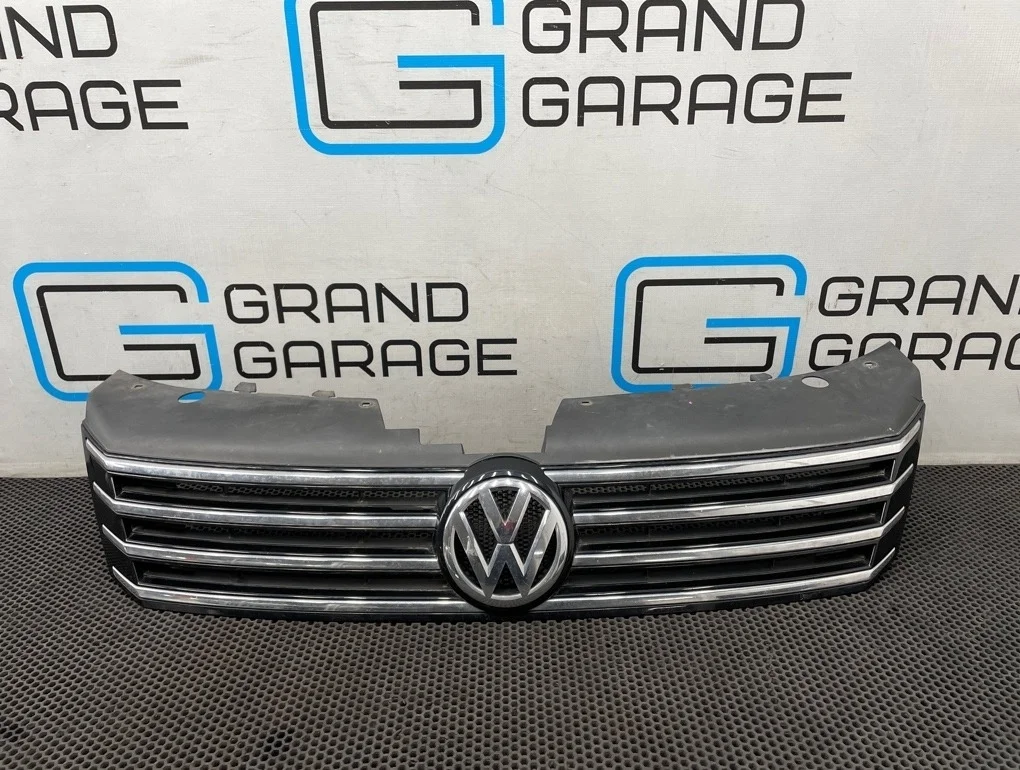 Решетка радиатора Volkswagen Passat 2013 3AA853653 B7 CFFB 2.0