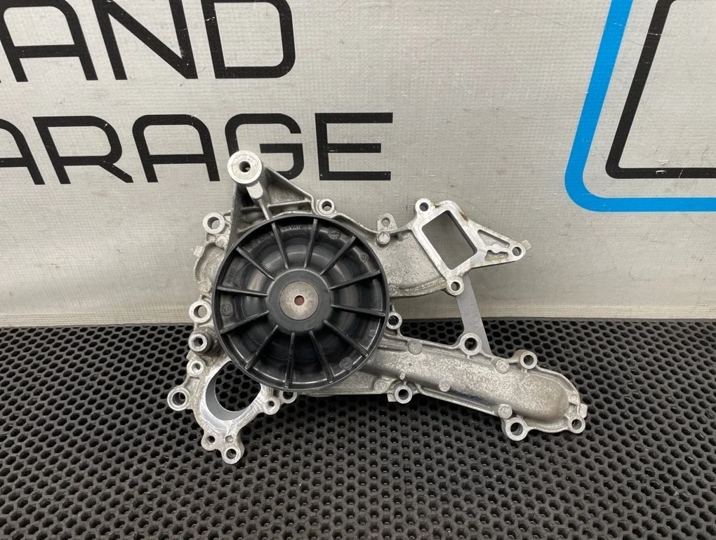 Насос водяной (помпа) Mercedes-Benz E-Class 2012 A2762010701 W212 276.952 3.5