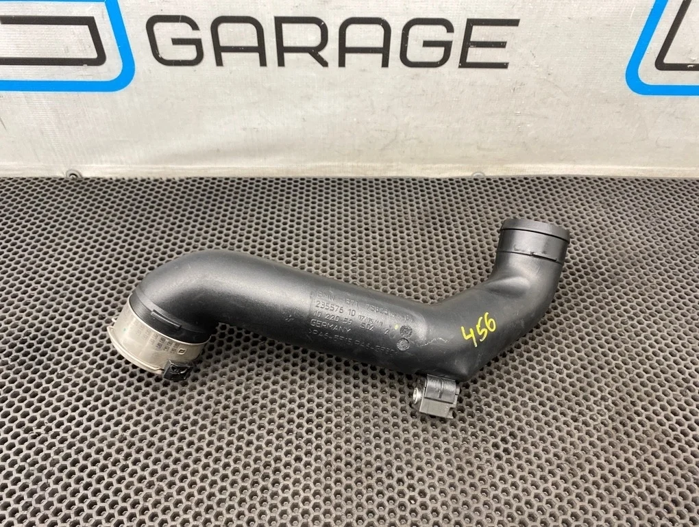 Патрубок интеркулера Bmw 5-Series 2010 13717582314 F10 N55B30A 3.0